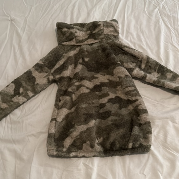 {Old Navy} sweatshirt - Picture 6 of 6